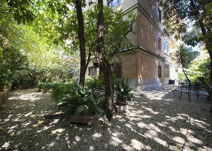 Vatican 307 Apartment *