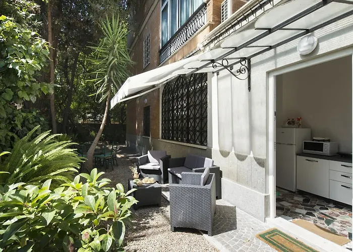 Vatican 307 Apartment *