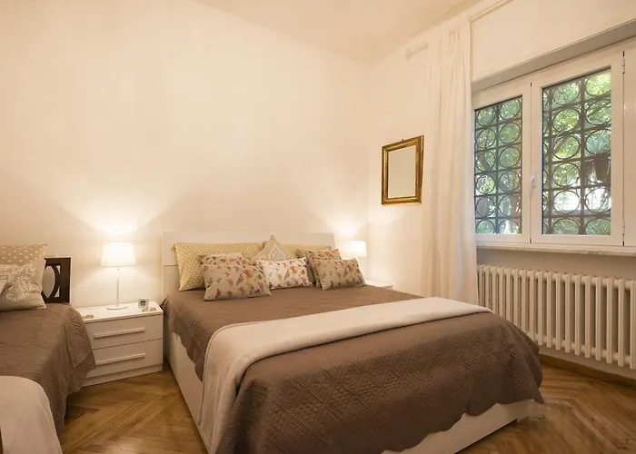 Apartment Vatican 307 *