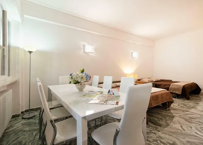 Apartment Vatican 307 *
