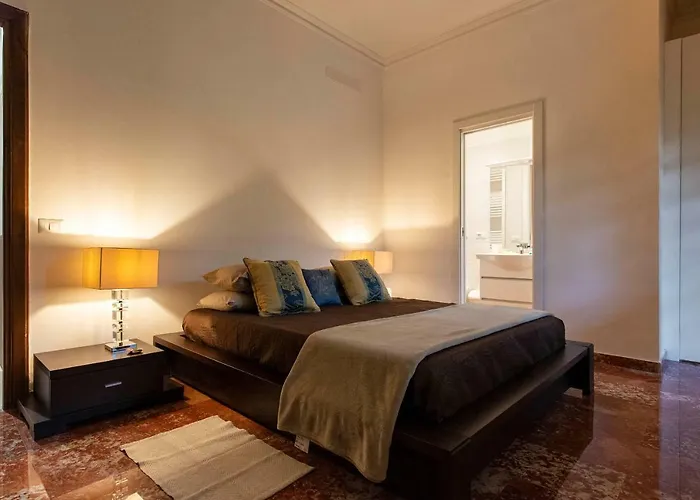 Vatican 307 Apartment *